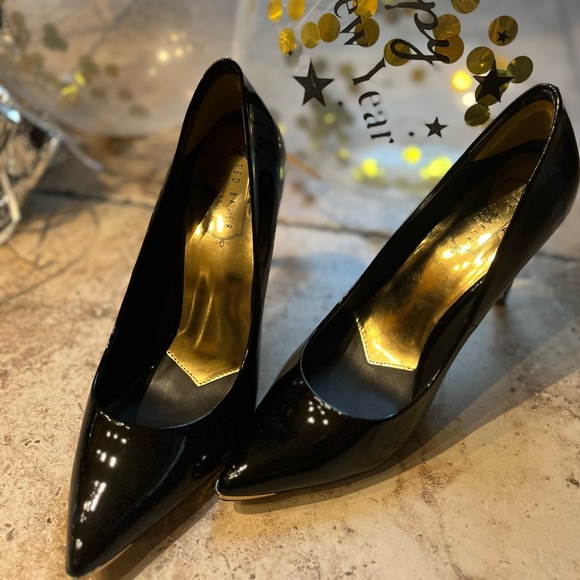 Ted Baker London Savio Pointed Toe Pumps - Picture 3 of 15